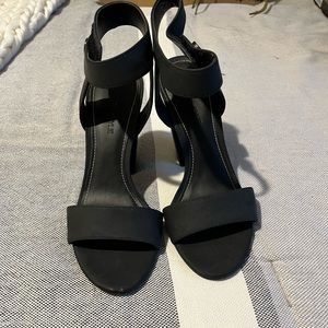 Kendall + Kylie heels size 7.